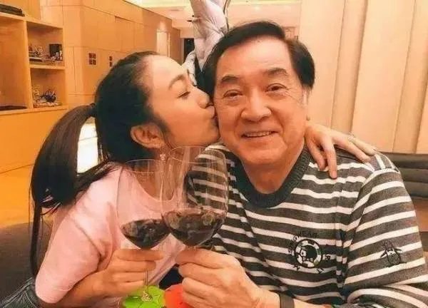老戏骨秦沛回忆张国荣往事,曝其曾是自己救命恩人,怎么回事?