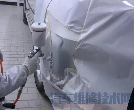 汽车保险杠的硬塑修复方法教程(图解)