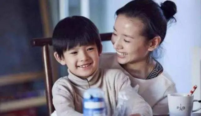 为什么说董洁是高开低走的谋女郎,她被造谣再婚产女为什么还挨骂?