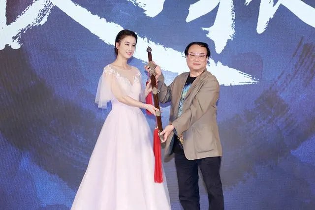 黄圣依在演艺圈的发展前景怎么样?