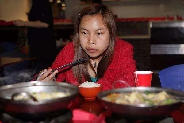 曾说“死在美国也不回去”的凤姐,如今在美国怎样了?