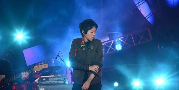 被称为音乐鬼才的窦靖童,在音乐上有些什么成就?