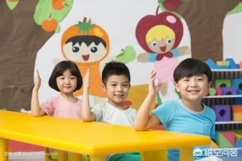 中概教育板块暴跌,上市公司红黄蓝股价直接崩盘,你是如何看待这样的现象的?