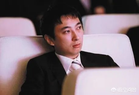 歌手薛之谦服装店开业,一小时店铺被粉丝买空,明星赚钱为什么这么容易?