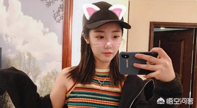 斗鱼知名女主播被爆料,与人恋爱只是为了工作,根本没感情,你有何看法?