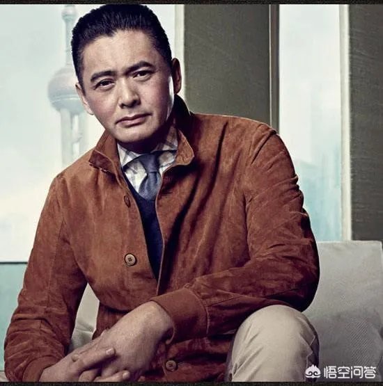 周润发每月花800港元,却计划捐献个人的56亿港元,你怎么看?