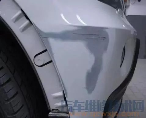 汽车保险杠的硬塑修复方法教程(图解)