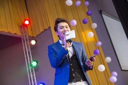 高端奢华的婚庆主持词 令人如痴如醉拉开婚礼序幕