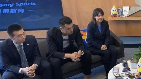 双大外的北京队不是说尽显内线威力了吗？怎么还是惨败呢？