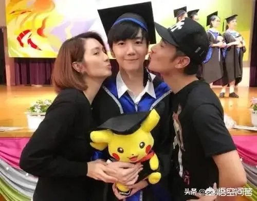 张丹峰何洁相继回应出轨传闻，为什么网友却不买账把同情支持票给了洪欣赫子铭？