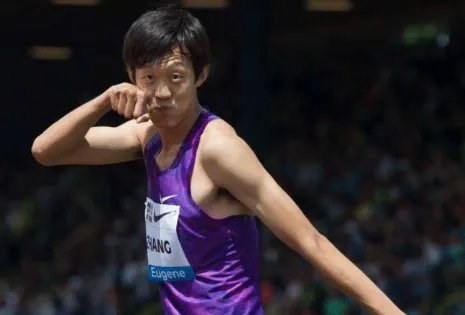 退役跳高运动员张国伟实名“举报”父亲张海军,这究竟是怎么回事?
