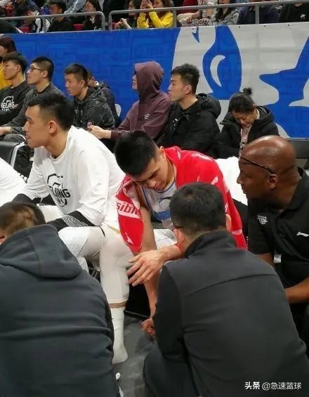 双大外的北京队不是说尽显内线威力了吗？怎么还是惨败呢？