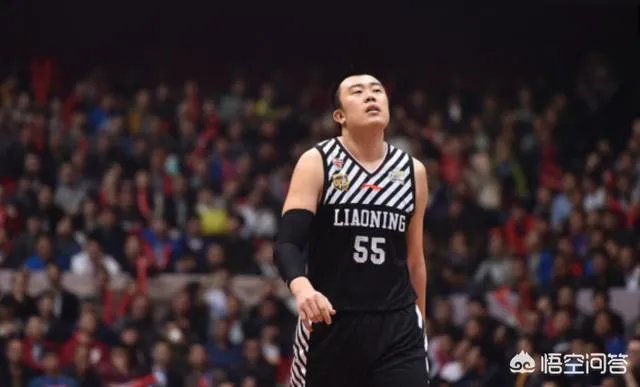 韩德君每场比赛都给观众鞠躬,夺冠后帮母亲下田种菜,你怎么看?