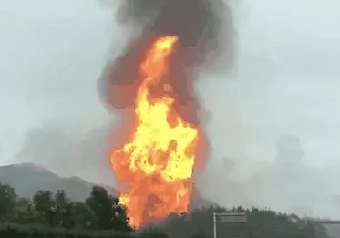 美研制巨型钻地弹能钻多深