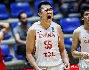 韩德君每场比赛都给观众鞠躬,夺冠后帮母亲下田种菜,你怎么看?
