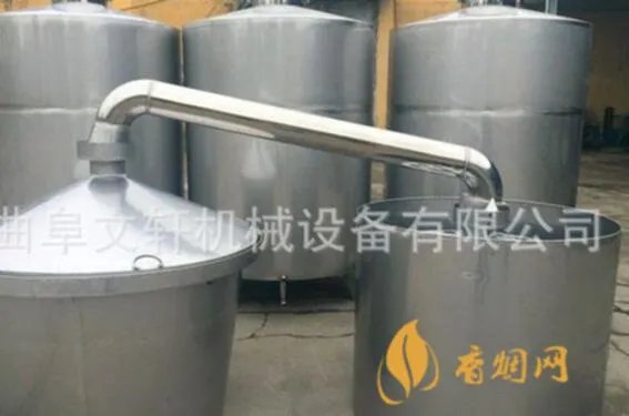 小型制作白酒的设备多少钱 100斤的白酒酿酒设备多少钱一套