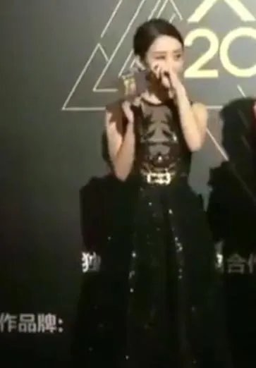 为什么赵丽颖会冻到流泪?