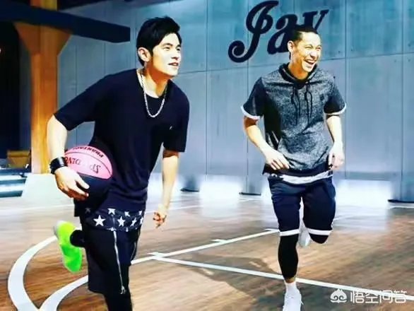 库里感谢昆凌为他拉票引发周杰伦吃醋,今天他却亲自为林书豪进全明星拉票,你怎么看?