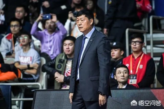 上海男篮主帅李秋平下课了,对此你怎么看?