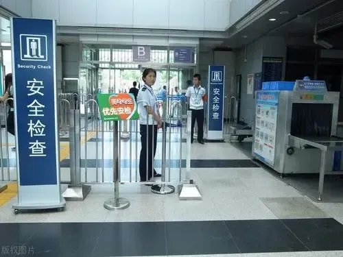 网传广州地铁安检员泄露乘客隐私,我们的隐私为何那么容易被泄露?