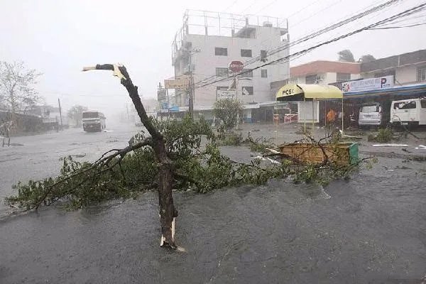 台风白鹿将登陆福建，暴雨洪水来袭怎样防止洪水涌入室内？