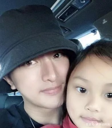 李小璐贾乃亮为甜馨庆生。你觉得他们还能复合吗?
