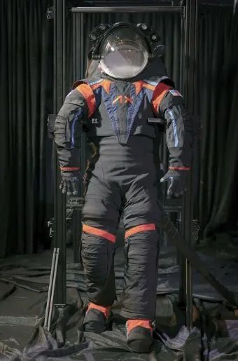NASA公布全新设计宇航服:计划2025年12月再次登月