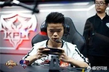 如何看待AG超玩会的战绩不佳,粉丝让月痕背锅,而不是俱乐部?