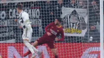 尤文1-0罗马,C罗1分钟连失2必进球气得直踹门柱,赛后罕见低分,你怎么看?