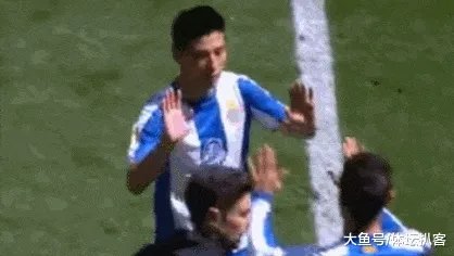 武磊首发零射门,赛后获主力阵容中最低的6.5分,他难道是高开低走彻底落入了平庸吗?