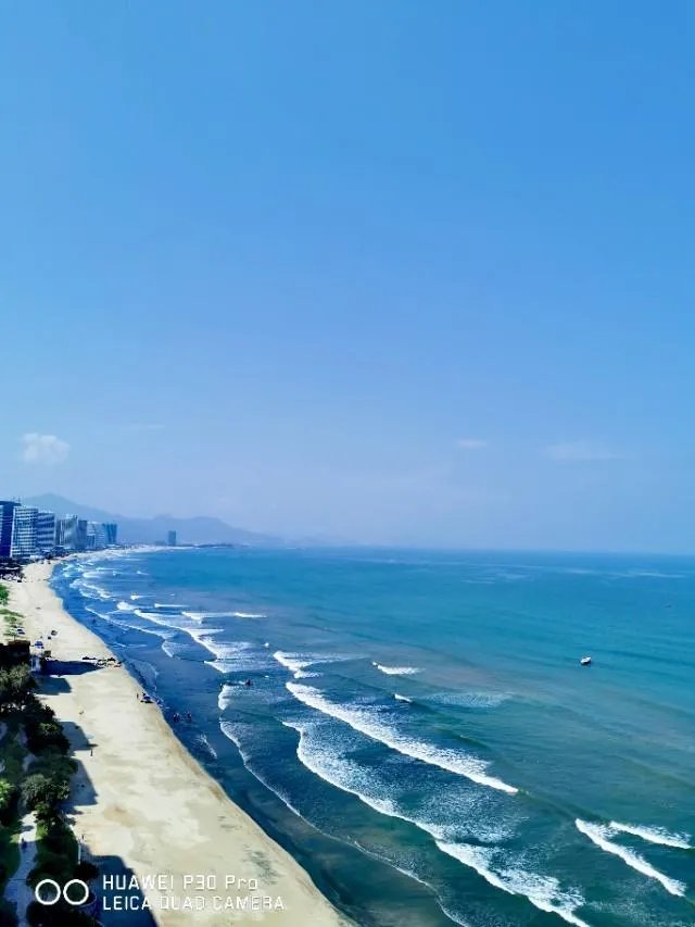 想去惠州看海，哪里海边比较好，附近的酒店性价比怎么样？