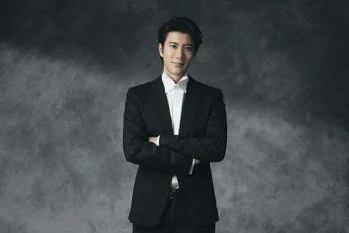 李靓蕾深夜再发文回应王力宏的文章,此事暴露了哪些信息?