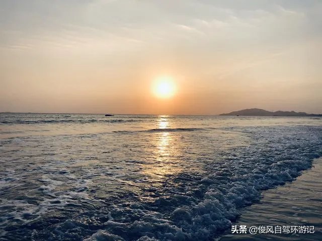 想去惠州看海，哪里海边比较好，附近的酒店性价比怎么样？