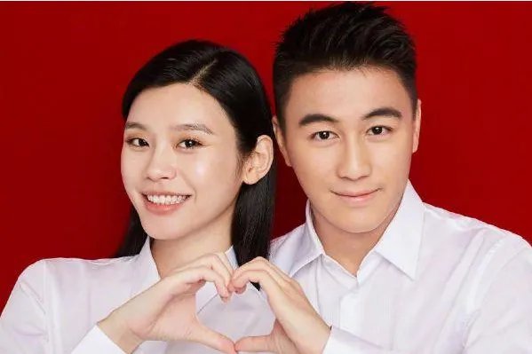 何猷君陪奚梦瑶做产检,你怎样看待他们之间的感情?