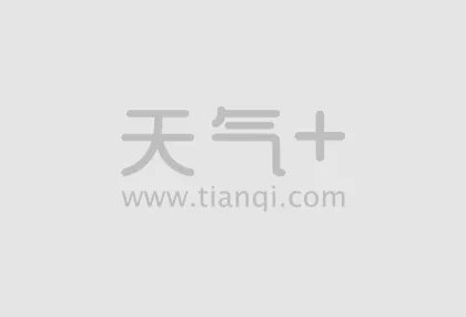 西安美女交警雨中执勤 雨中最美风景