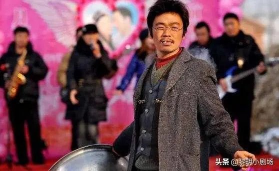 为什么王宝强的《Hello!树先生》如此极端,有的人奉为经典,有的人弃之如敝履?