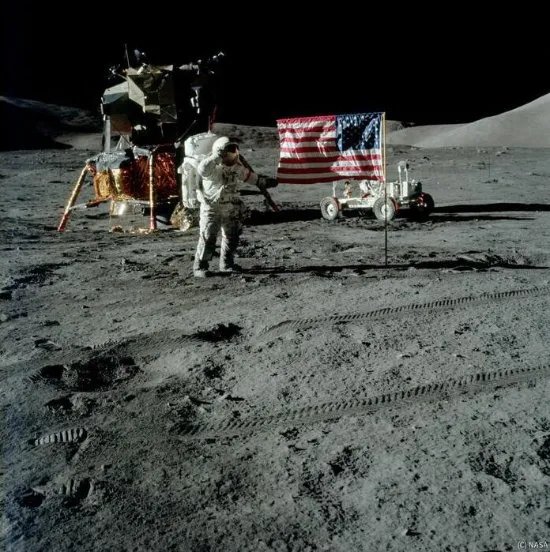 NASA公布全新设计宇航服:计划2025年12月再次登月