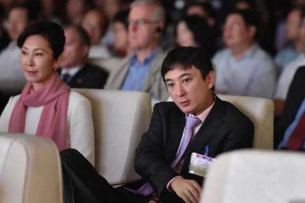 罗振宇调侃王思聪,为何一向强硬的王思聪这次却没有回怼?
