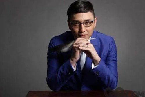 华少曾经参加过了不起的挑战节目,为什么中途退出?