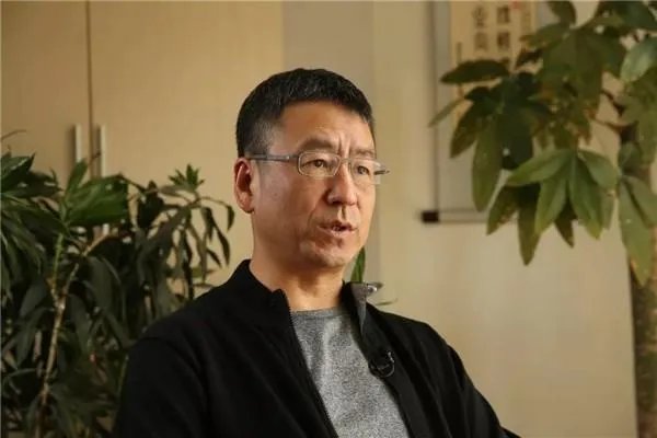 白岩松很少露面了，他近况如何？
