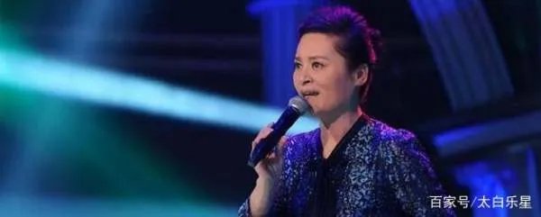 她的歌声曾红遍上海,遭弟弟暴打患抑郁,两度轻生,现在靠做保姆谋生吗?