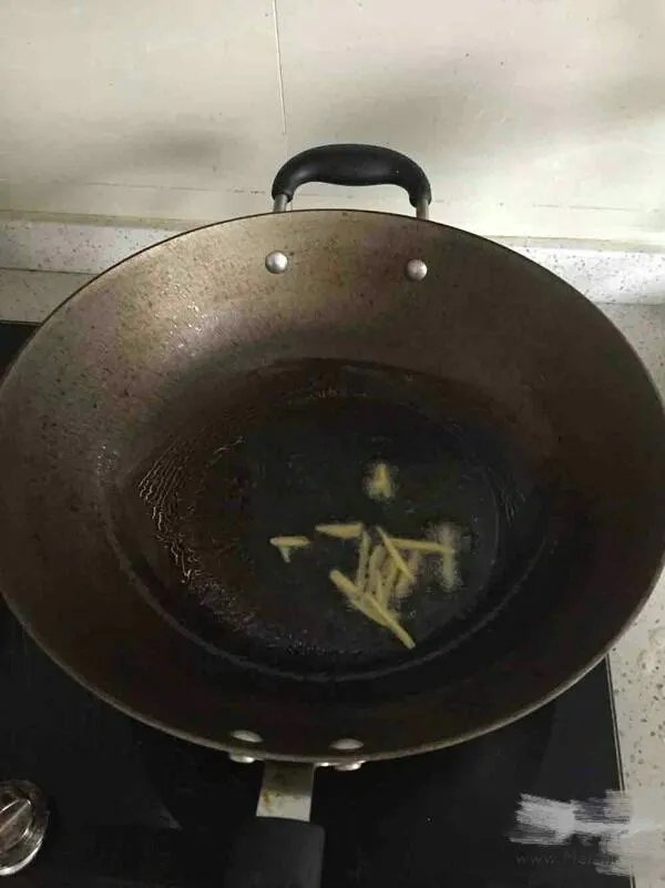 虾为什么不能吃死的?