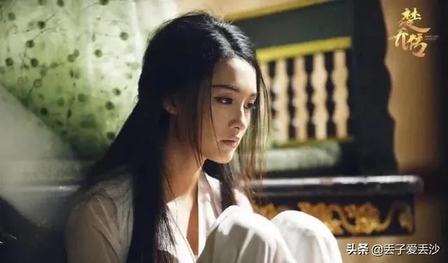李沁获奖反被网友安慰?首届影帝是吴亦凡,金鹤奖有含金量吗?