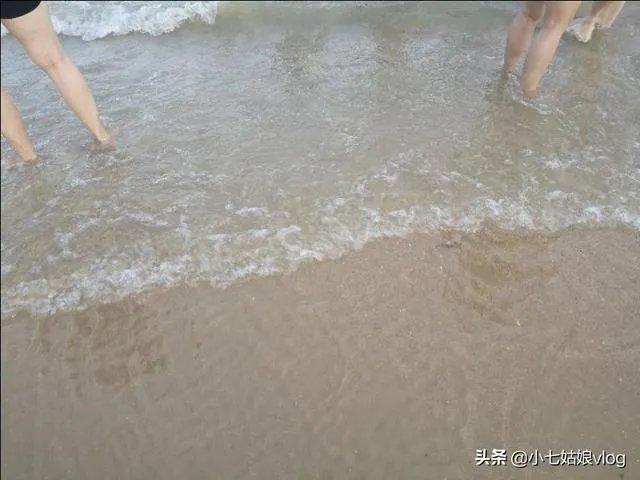 想去惠州看海，哪里海边比较好，附近的酒店性价比怎么样？