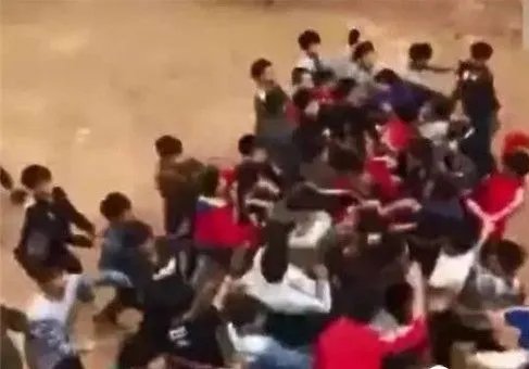 50名中学生群殴是怎么回事?