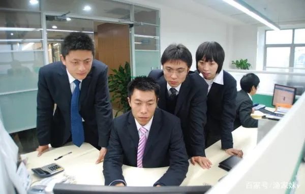 客运站的大客司机都是怎样招聘的呀?