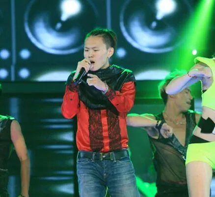 张玮中国好声音三天三夜出彩 重温经典成名曲