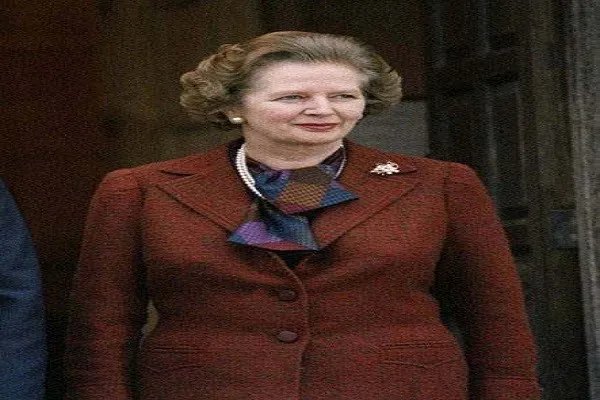 撒切尔夫人的葬礼为什么可以得到英国女王的出席？
