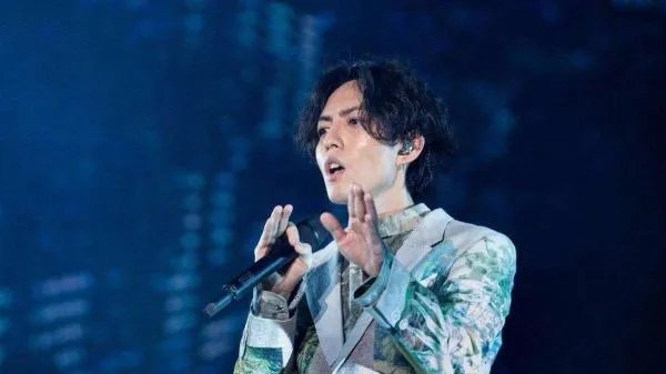 台湾《超级星光大道》历届的冠军都是谁呀?