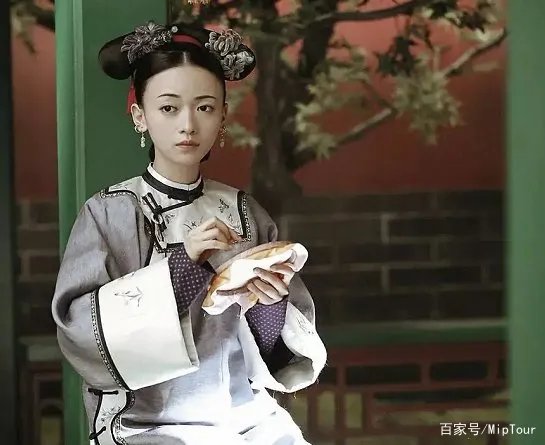 吴谨言和洪尧恋情曝光疑似同居,你觉得他们二人般配吗?